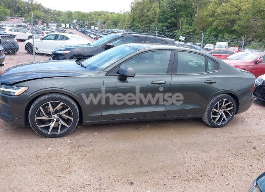 Photo 14 of 2019 Volvo S60 T6 MOMENTUM (VIN 7JRA22TK1KG018249)