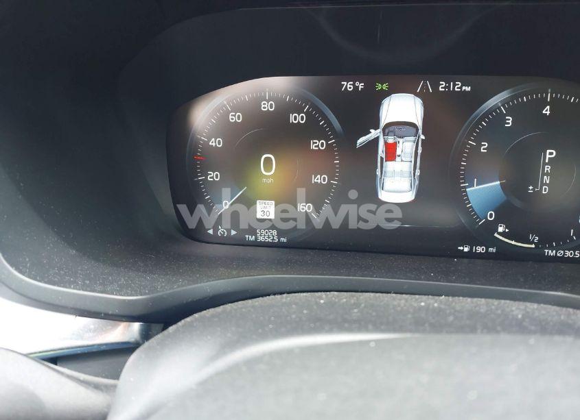 Photo 7 of 2019 Volvo S60 T6 MOMENTUM (VIN 7JRA22TK1KG018249)