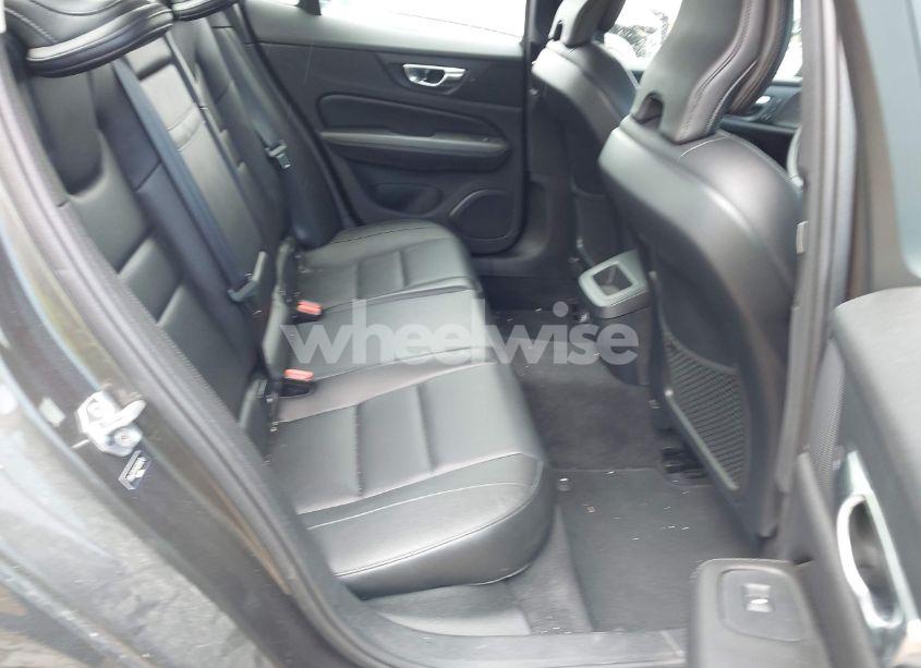 Photo 8 of 2019 Volvo S60 T6 MOMENTUM (VIN 7JRA22TK1KG018249)