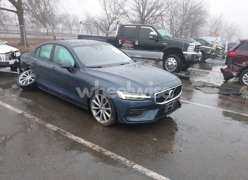 2019 Volvo S60 T6 MOMENTUM (VIN 7JRA22TK2KG013593) main photo