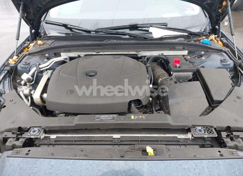 Photo 10 of 2019 Volvo S60 T6 MOMENTUM (VIN 7JRA22TK2KG013593)