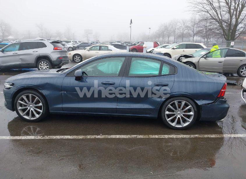 Photo 14 of 2019 Volvo S60 T6 MOMENTUM (VIN 7JRA22TK2KG013593)