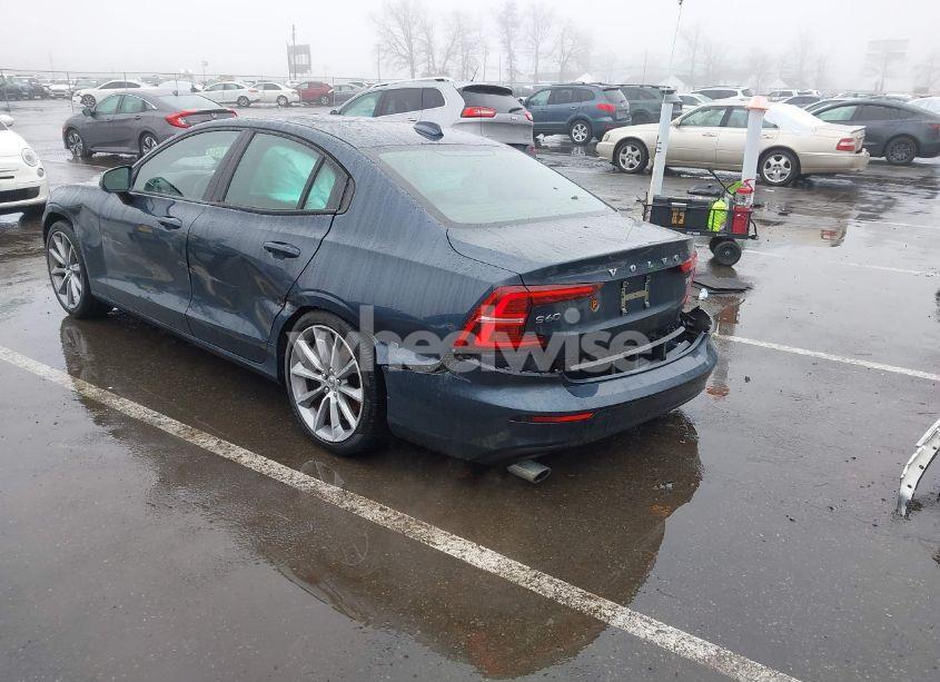 Photo 3 of 2019 Volvo S60 T6 MOMENTUM (VIN 7JRA22TK2KG013593)
