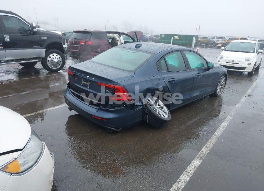 Photo 4 of 2019 Volvo S60 T6 MOMENTUM (VIN 7JRA22TK2KG013593)