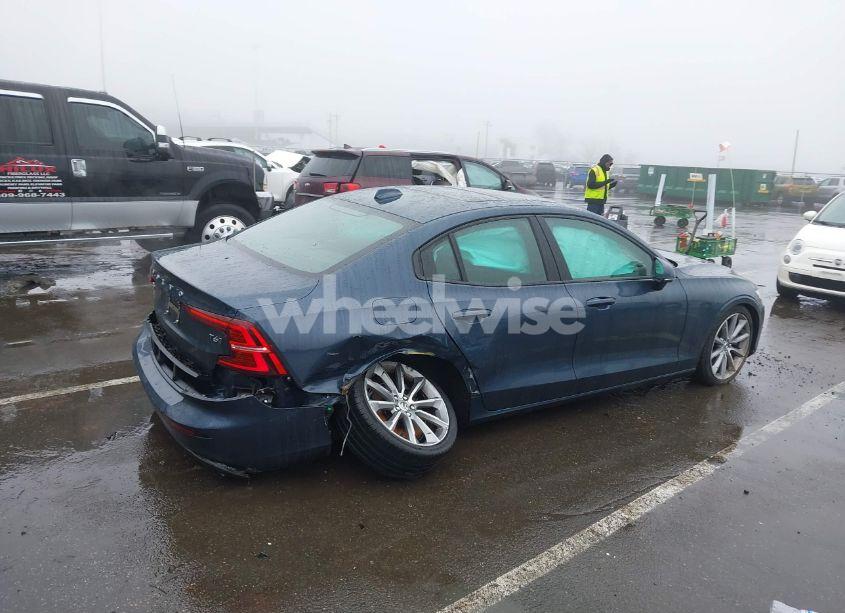 Photo 6 of 2019 Volvo S60 T6 MOMENTUM (VIN 7JRA22TK2KG013593)