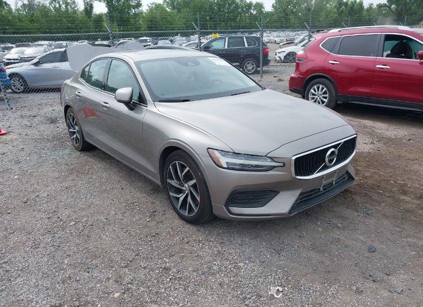 2019 Volvo S60 T6 MOMENTUM (VIN 7JRA22TK6KG014472) main photo