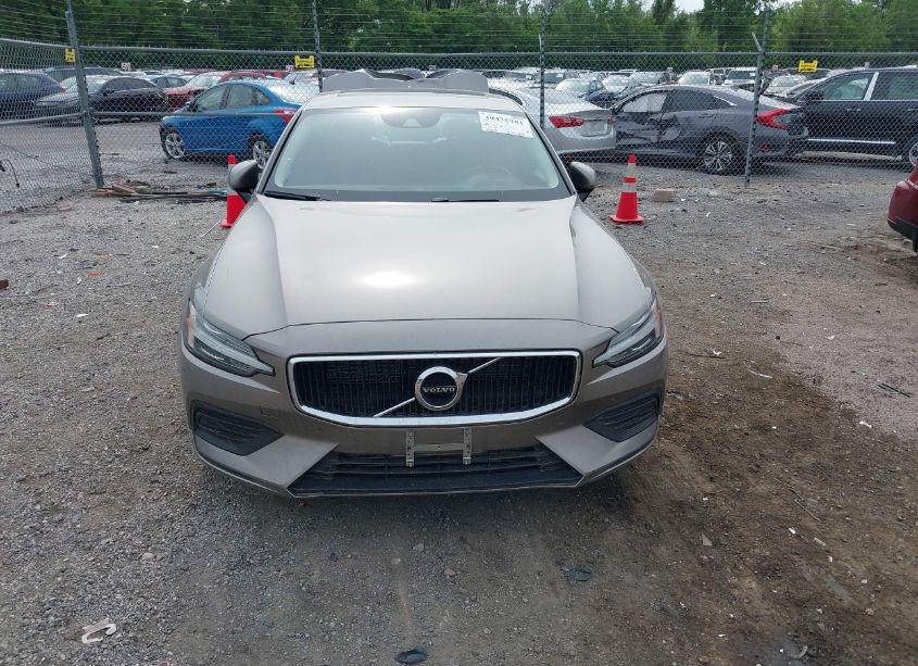 Photo 12 of 2019 Volvo S60 T6 MOMENTUM (VIN 7JRA22TK6KG014472)