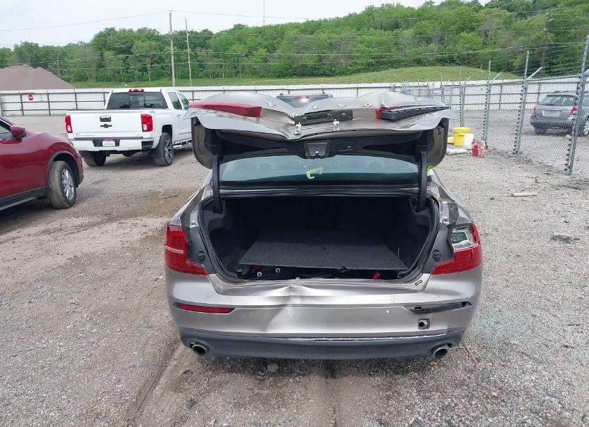 Photo 16 of 2019 Volvo S60 T6 MOMENTUM (VIN 7JRA22TK6KG014472)
