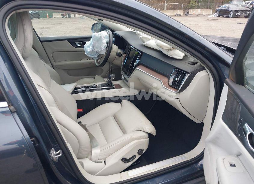 Photo 5 of 2019 Volvo S60 T6 INSCRIPTION (VIN 7JRA22TL3KG002319)