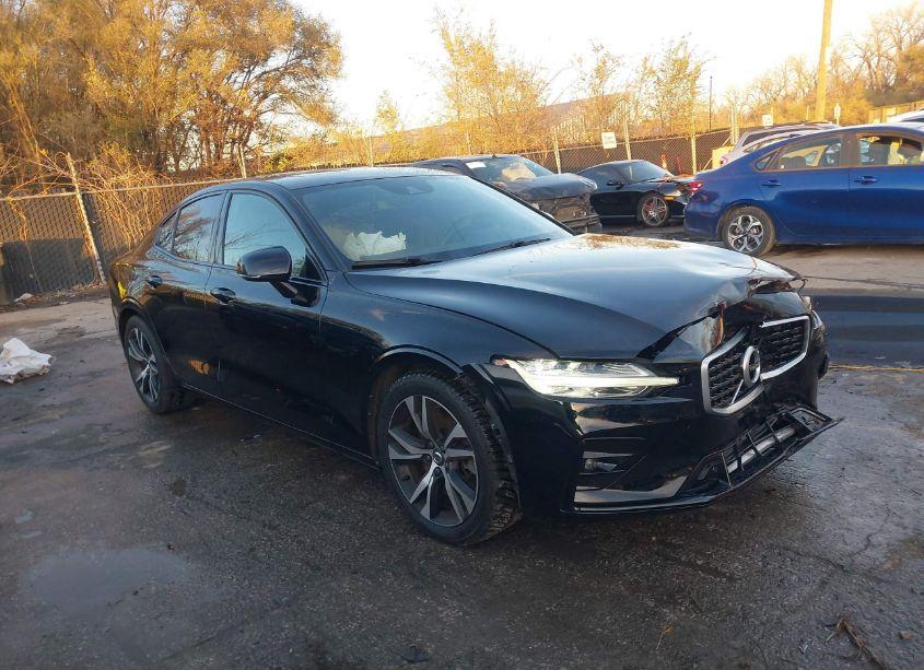 2019 Volvo S60 T6 R-DESIGN (VIN 7JRA22TM3KG016892) main photo
