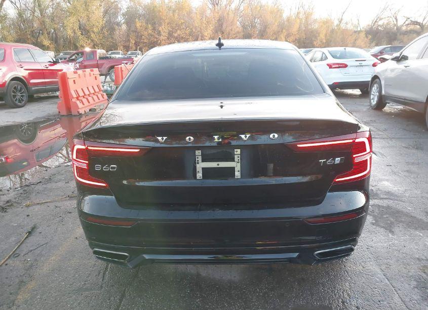 Photo 16 of 2019 Volvo S60 T6 R-DESIGN (VIN 7JRA22TM3KG016892)