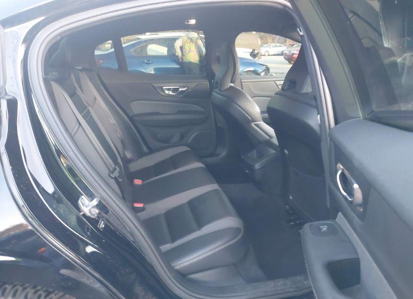 Photo 8 of 2019 Volvo S60 T6 R-DESIGN (VIN 7JRA22TM3KG016892)