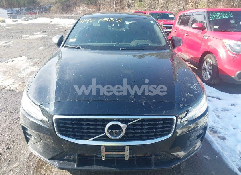 Photo 12 of 2019 Volvo S60 T6 R-DESIGN (VIN 7JRA22TM6KG005675)