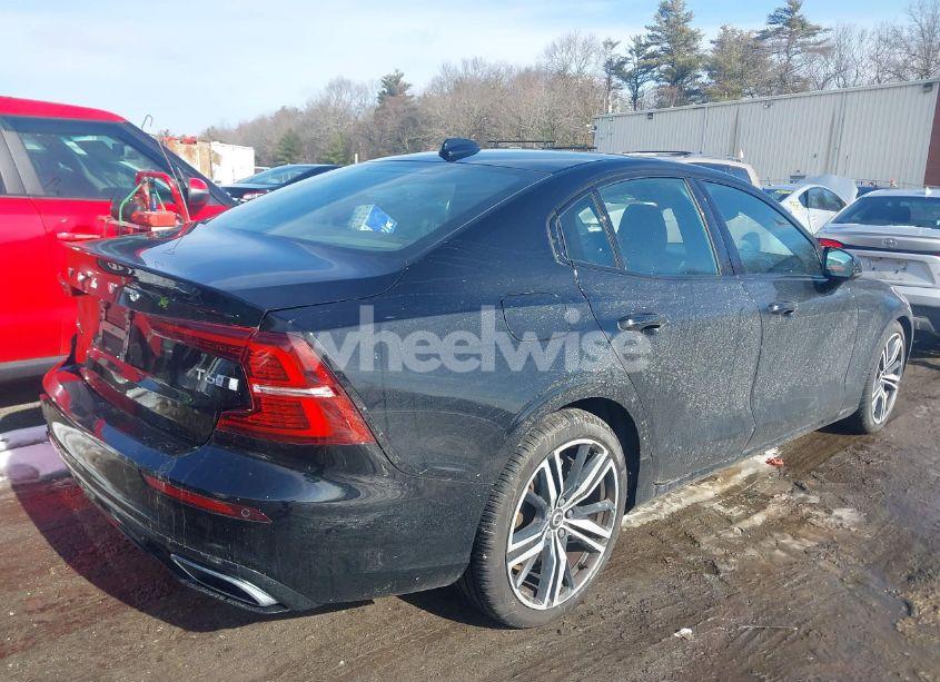 Photo 4 of 2019 Volvo S60 T6 R-DESIGN (VIN 7JRA22TM6KG005675)