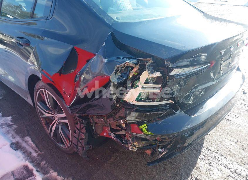 Photo 6 of 2019 Volvo S60 T6 R-DESIGN (VIN 7JRA22TM6KG005675)