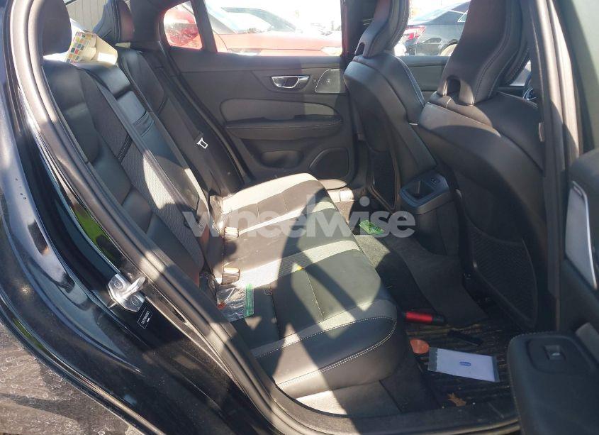 Photo 8 of 2019 Volvo S60 T6 R-DESIGN (VIN 7JRA22TM6KG005675)