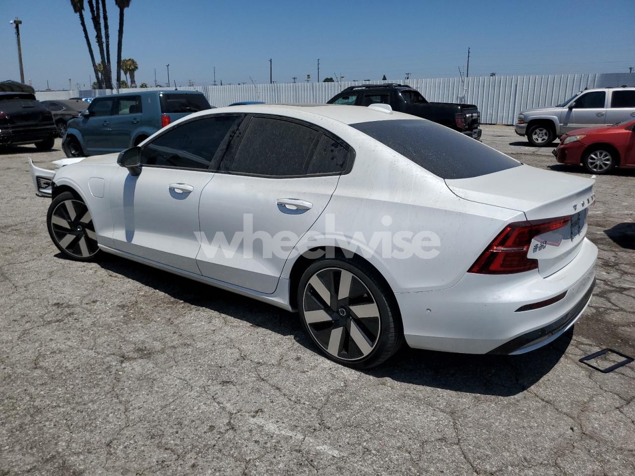 Photo 2 of 2025 VOLVO S60 ULTRA (VIN 7JRH60FM5SG368780)