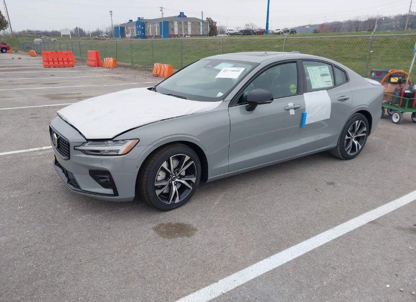 Photo 2 of 2025 Volvo S60 B5 PLUS (VIN 7JRL12FC8SG366968)