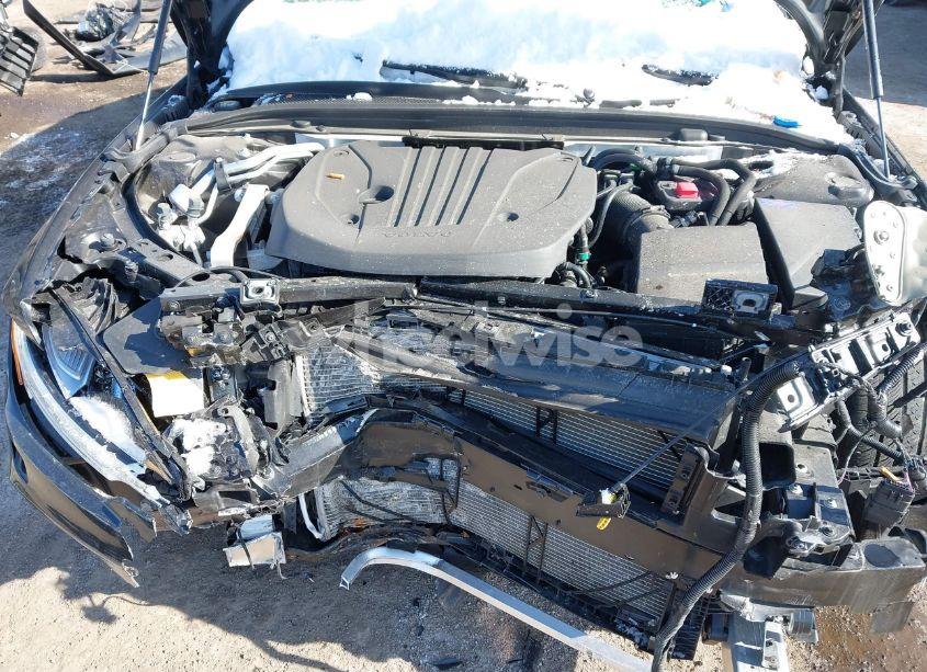 Photo 10 of 2024 Volvo S60 B5 CORE DARK THEME (VIN 7JRL12FK2RG304127)
