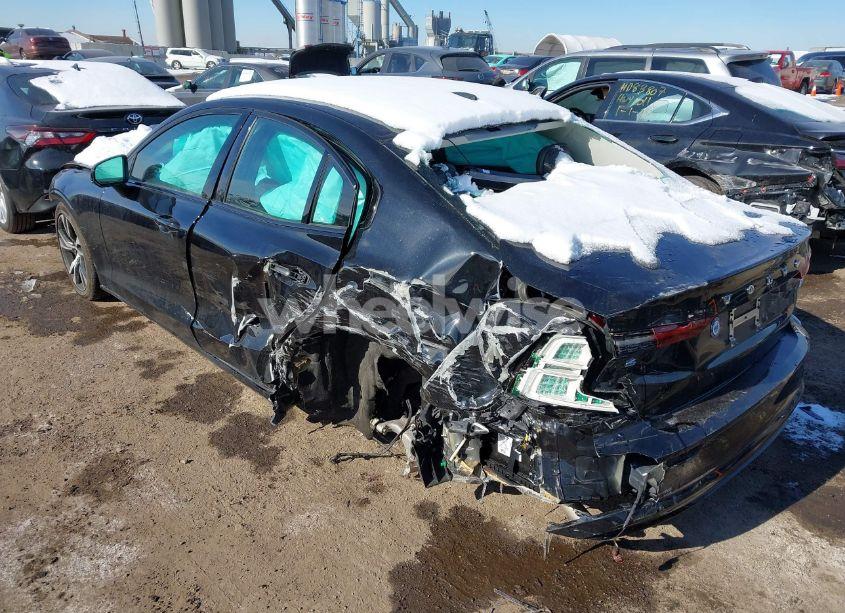 Photo 3 of 2024 Volvo S60 B5 CORE DARK THEME (VIN 7JRL12FK2RG304127)