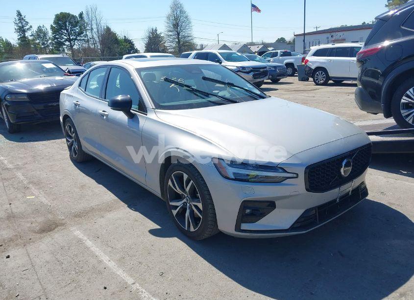 2024 Volvo S60 B5 CORE DARK THEME (VIN 7JRL12FKXRG294740) main photo