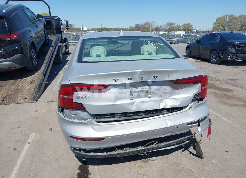 Photo 16 of 2024 Volvo S60 B5 CORE DARK THEME (VIN 7JRL12FKXRG294740)