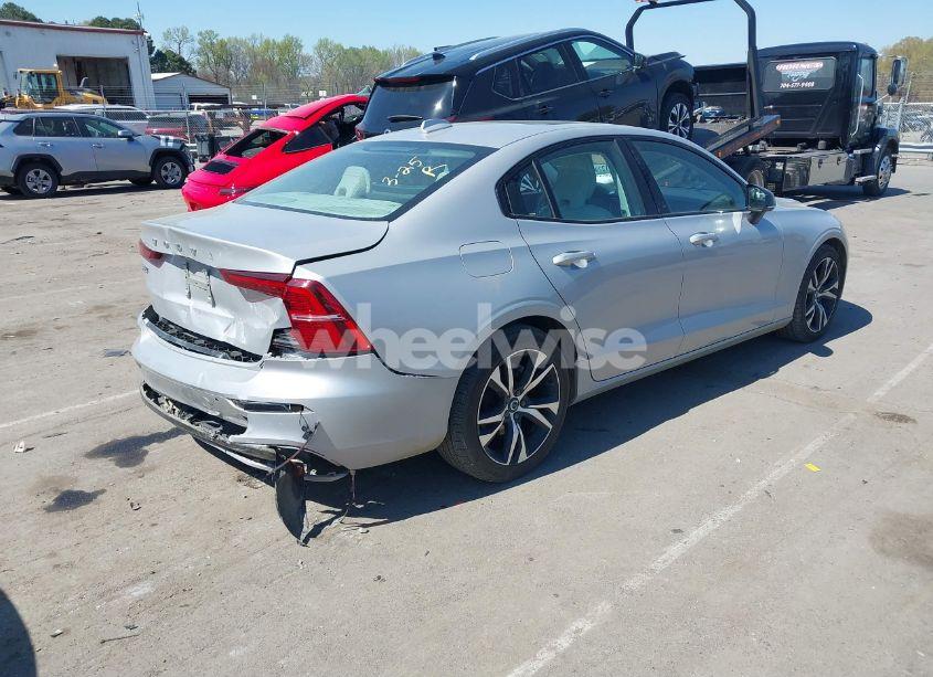 Photo 4 of 2024 Volvo S60 B5 CORE DARK THEME (VIN 7JRL12FKXRG294740)