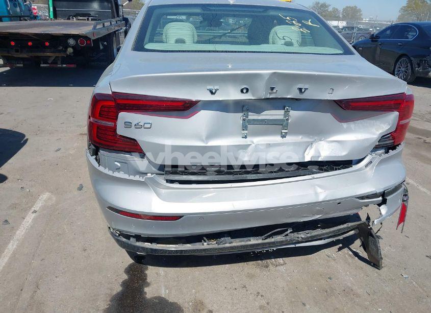 Photo 6 of 2024 Volvo S60 B5 CORE DARK THEME (VIN 7JRL12FKXRG294740)