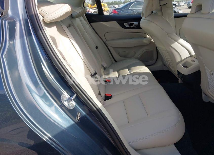 Photo 8 of 2024 Volvo S60 B5 PLUS DARK THEME (VIN 7JRL12FL4RG303974)