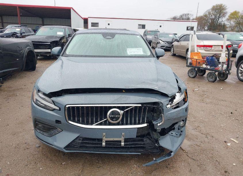 Photo 12 of 2023 Volvo S60 B5 ULTIMATE BRIGHT THEME (VIN 7JRL12TA1PG239537)