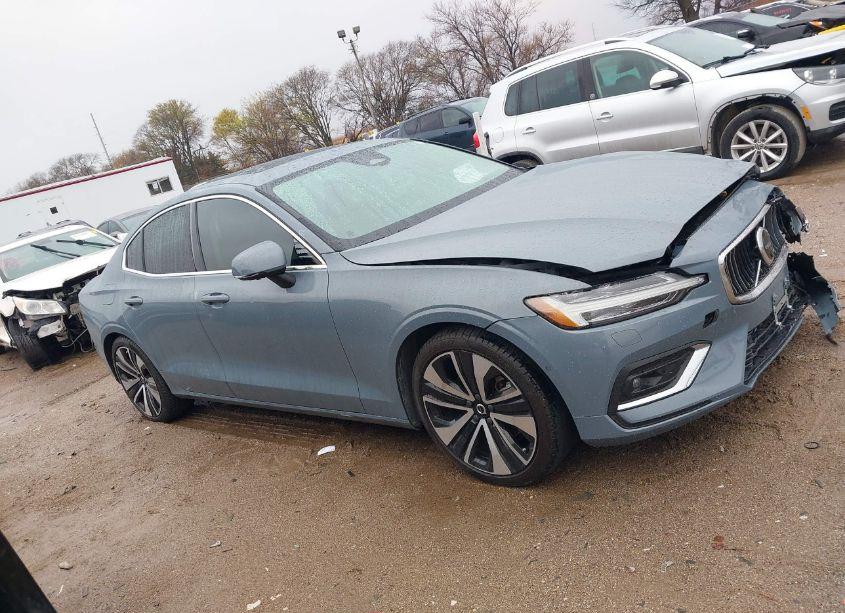 Photo 13 of 2023 Volvo S60 B5 ULTIMATE BRIGHT THEME (VIN 7JRL12TA1PG239537)