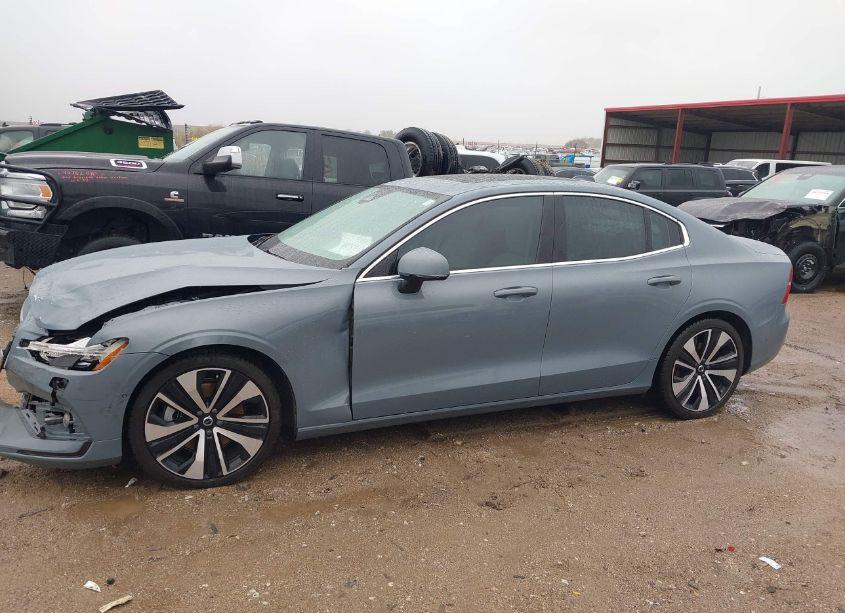 Photo 14 of 2023 Volvo S60 B5 ULTIMATE BRIGHT THEME (VIN 7JRL12TA1PG239537)