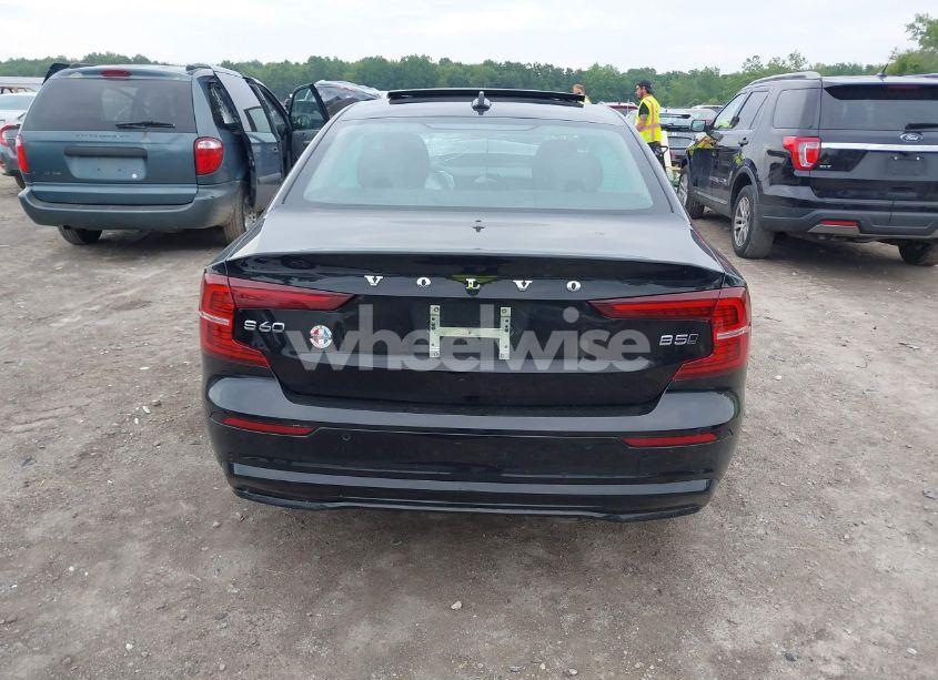 Photo 16 of 2024 Volvo S60 B5 CORE DARK THEME (VIN 7JRL12TK3RG297323)