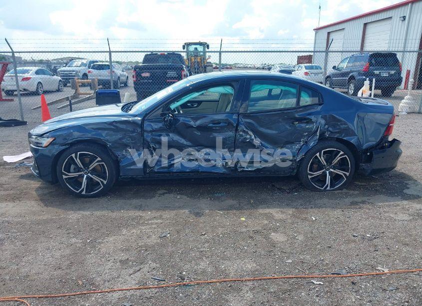 Photo 15 of 2024 Volvo S60 B5 PLUS DARK THEME (VIN 7JRL12TLXRG294640)