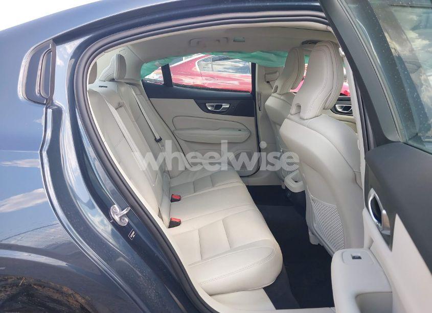 Photo 8 of 2024 Volvo S60 B5 PLUS DARK THEME (VIN 7JRL12TLXRG294640)