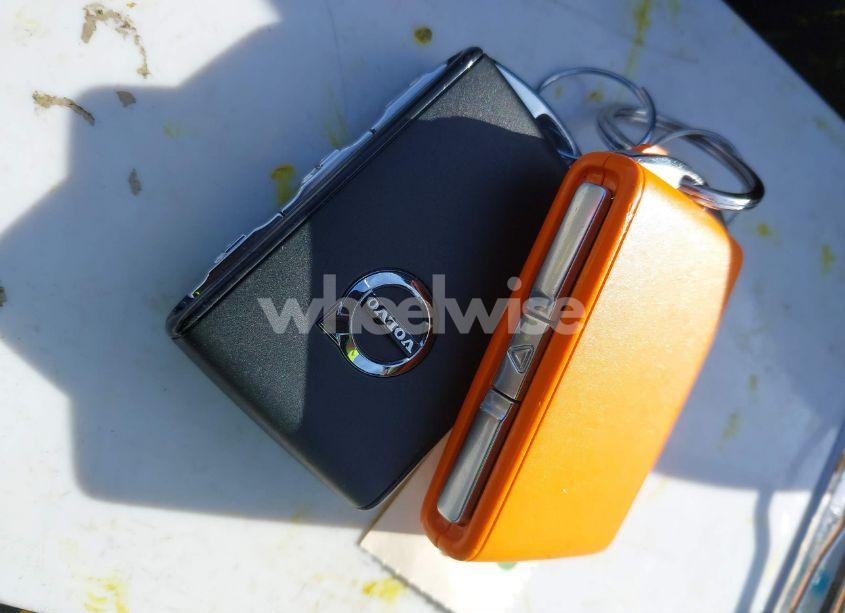 Photo 11 of 2023 Volvo S60 B5 PLUS DARK THEME (VIN 7JRL12TW6PG227282)