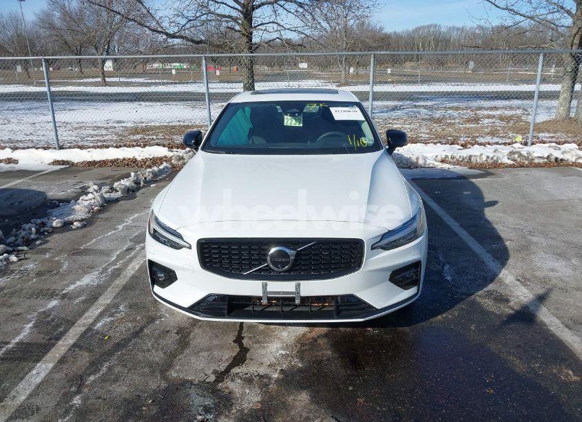 Photo 12 of 2023 Volvo S60 B5 PLUS DARK THEME (VIN 7JRL12TW6PG227282)
