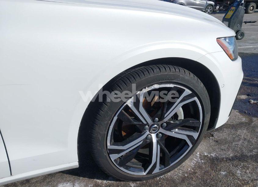 Photo 17 of 2023 Volvo S60 B5 PLUS DARK THEME (VIN 7JRL12TW6PG227282)