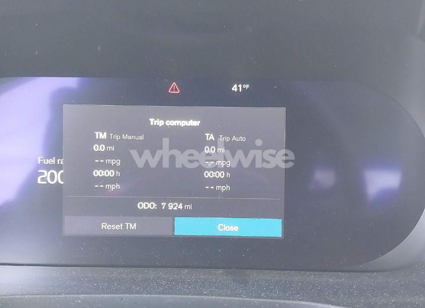 Photo 7 of 2023 Volvo S60 B5 PLUS DARK THEME (VIN 7JRL12TW6PG227282)