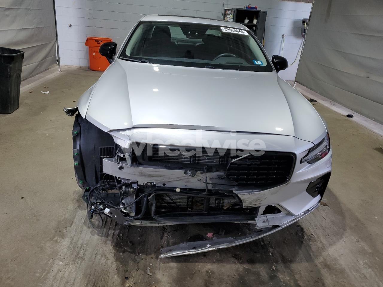 Photo 5 of 2022 VOLVO S60 B5 MOMENTUM (VIN 7JRL12TZ3NG155299)