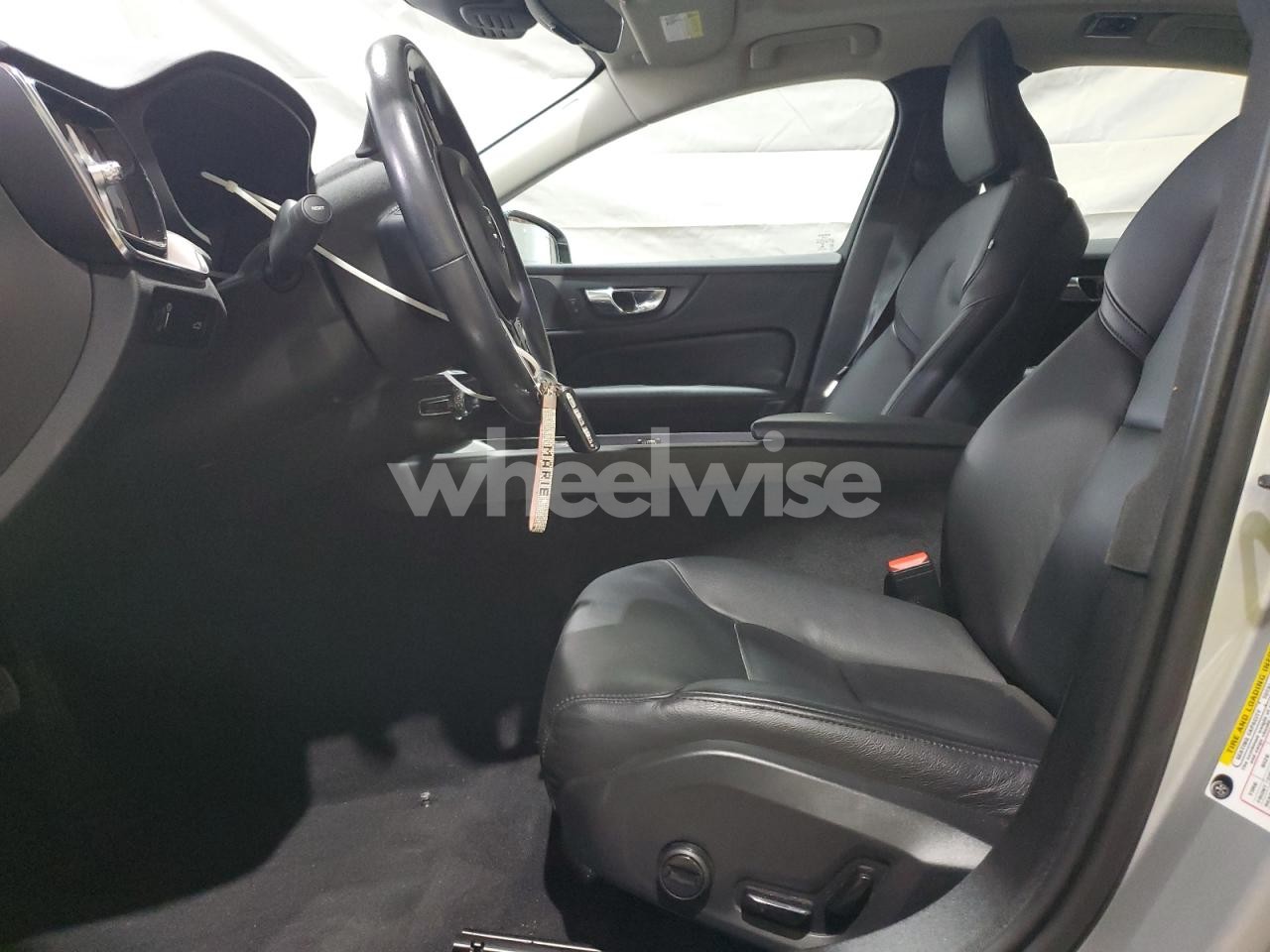 Photo 7 of 2022 VOLVO S60 B5 MOMENTUM (VIN 7JRL12TZ3NG155299)