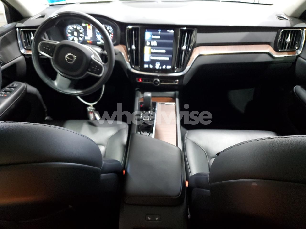 Photo 8 of 2022 VOLVO S60 B5 MOMENTUM (VIN 7JRL12TZ3NG155299)