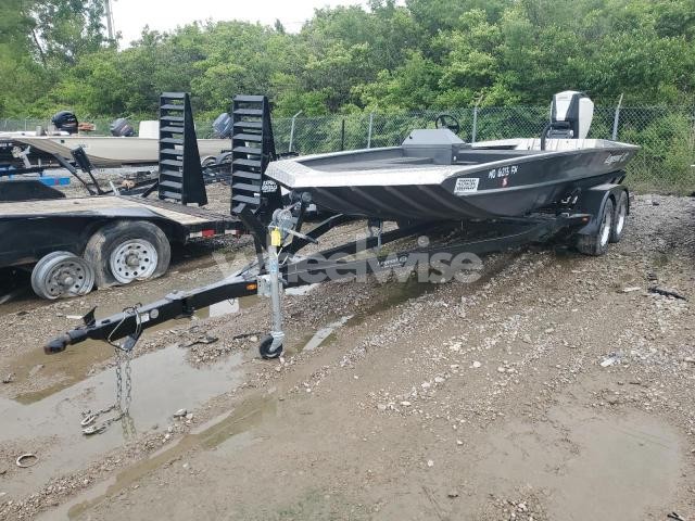 Photo 3 of 2021 WELLCRAFT BOAT (VIN 7KD1E142XNU002372)