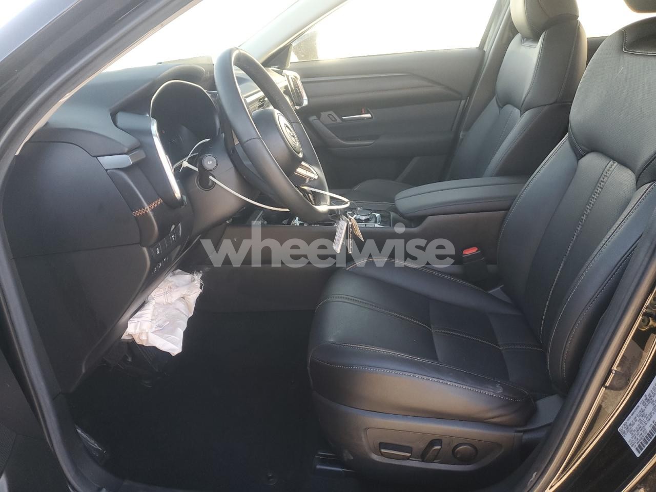 Photo 7 of 2025 MAZDA CX-50 PREMIUM PLUS (VIN 7MMVABEM2SN375002)
