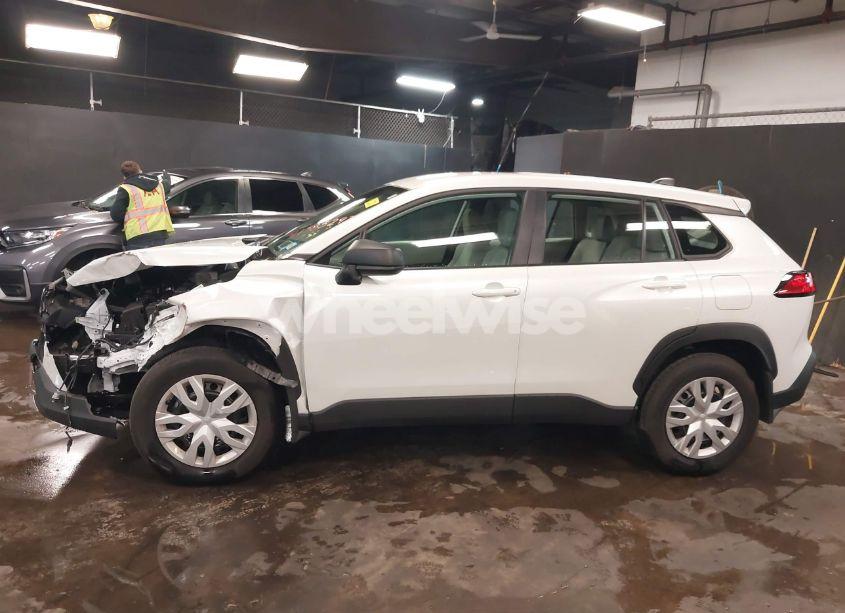 Photo 14 of 2024 Toyota Corolla CROSS L (VIN 7MUAAAAG0RV099499)