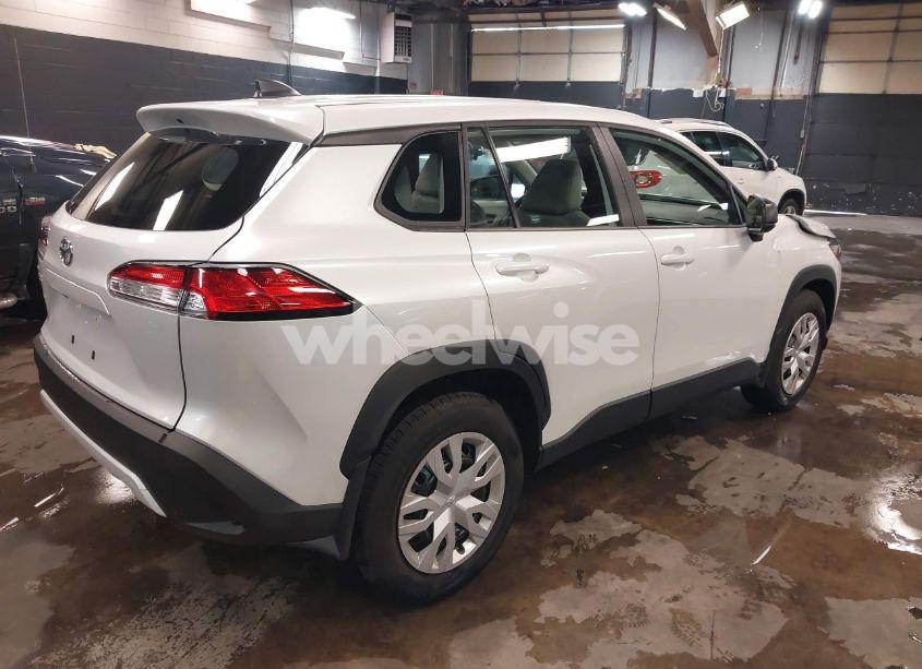 Photo 4 of 2024 Toyota Corolla CROSS L (VIN 7MUAAAAG0RV099499)