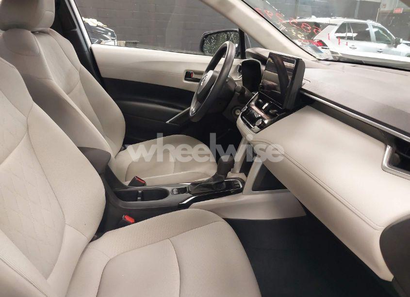 Photo 5 of 2024 Toyota Corolla CROSS L (VIN 7MUAAAAG0RV099499)