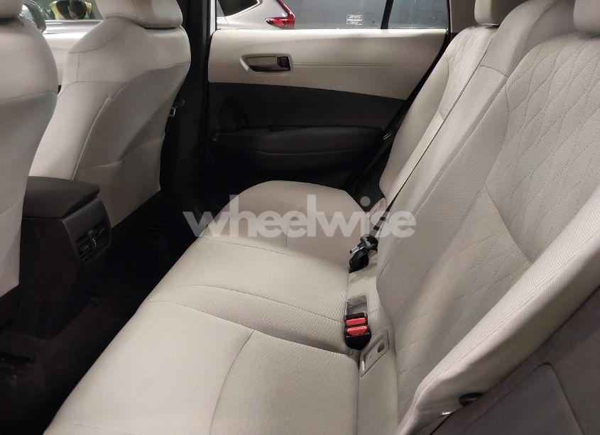 Photo 8 of 2024 Toyota Corolla CROSS L (VIN 7MUAAAAG0RV099499)