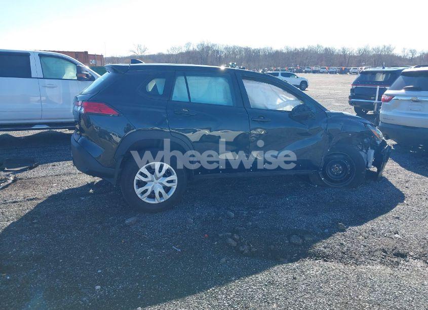 Photo 13 of 2024 Toyota Corolla CROSS L (VIN 7MUAAAAG1RV101003)