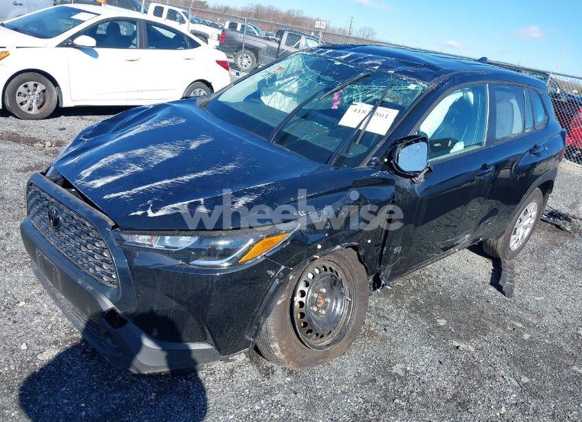 Photo 2 of 2024 Toyota Corolla CROSS L (VIN 7MUAAAAG1RV101003)